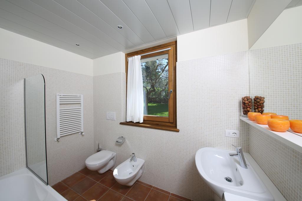 Appartamenti Corte Leonardo Garda  Habitación foto