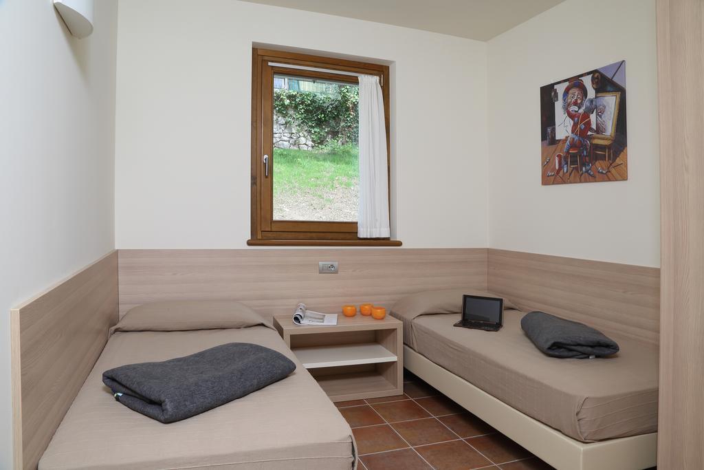 Appartamenti Corte Leonardo Garda  Habitación foto