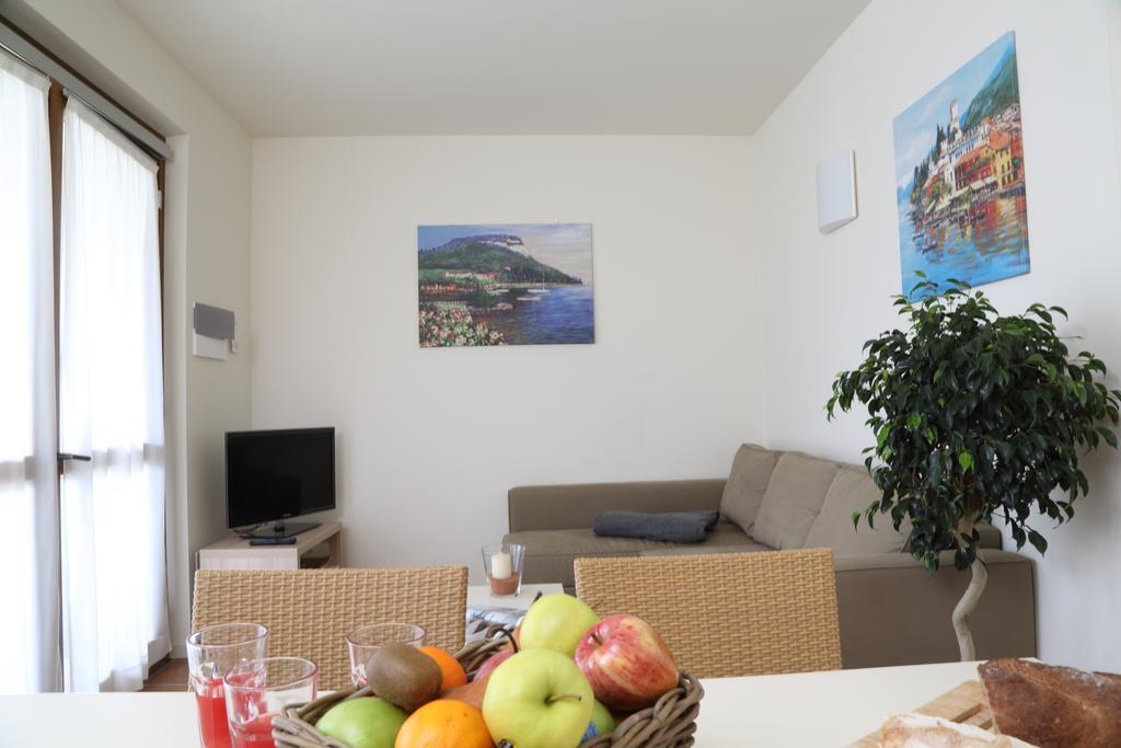 Appartamenti Corte Leonardo Garda  Habitación foto