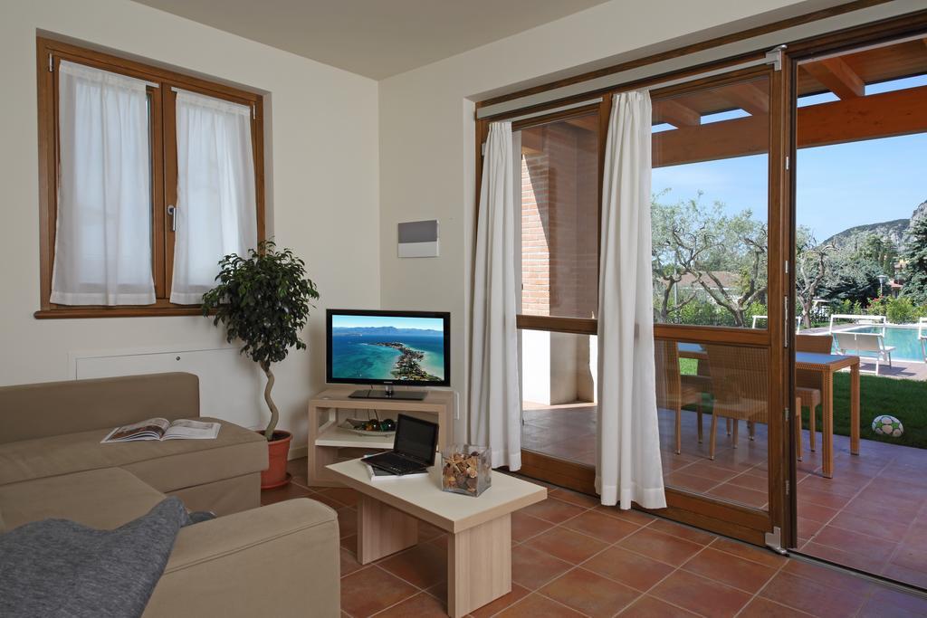 Appartamenti Corte Leonardo Garda  Habitación foto