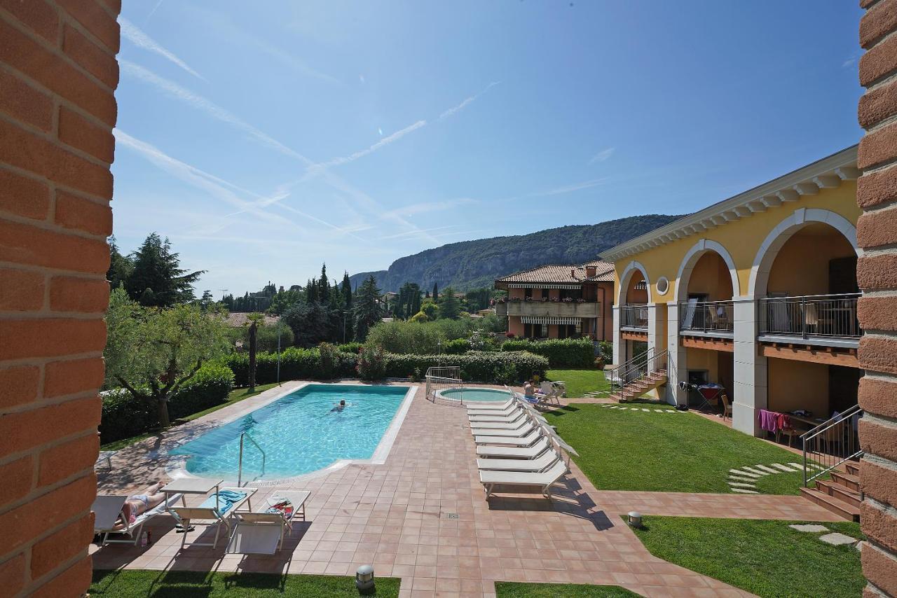 Appartamenti Corte Leonardo Garda  Exterior foto